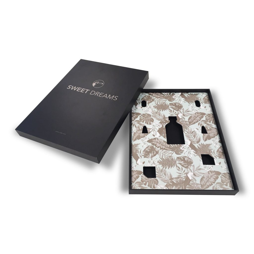 cantobox-welcome-gift-box-1